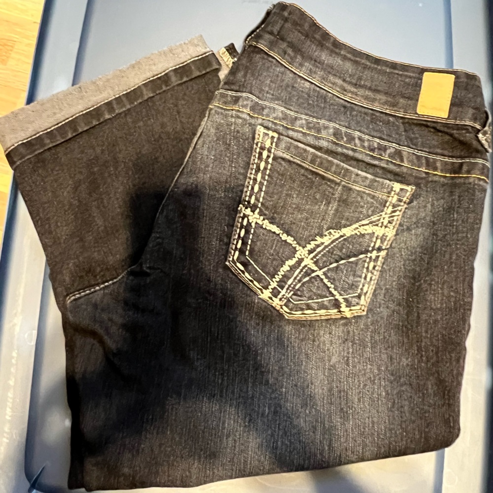 Maurice’s Denim Crop Size XL